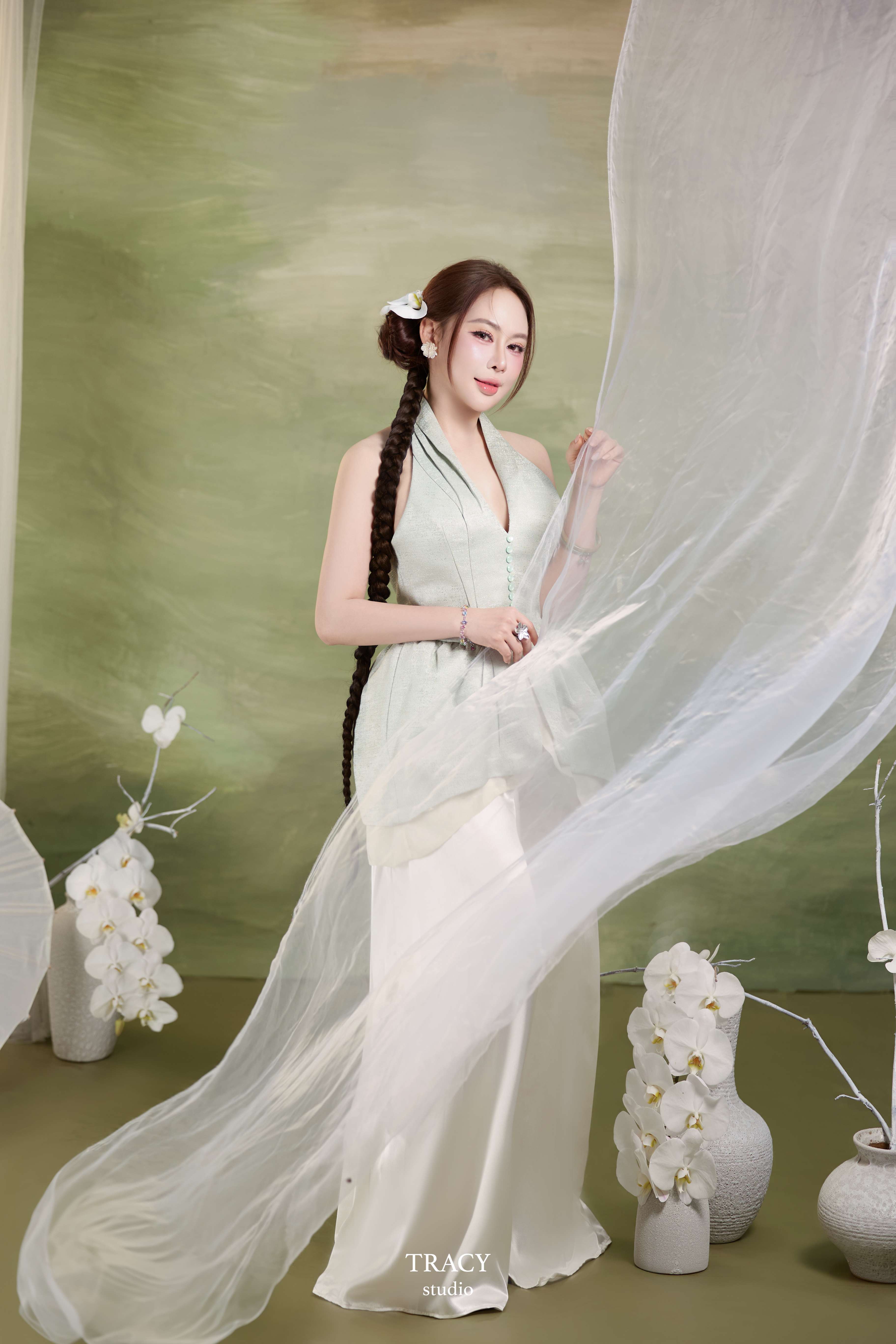 frontend/img/gallery/anh-tet-yem-ao-dai/tracy-studio-chup-concept-yem-lam (8).jpg